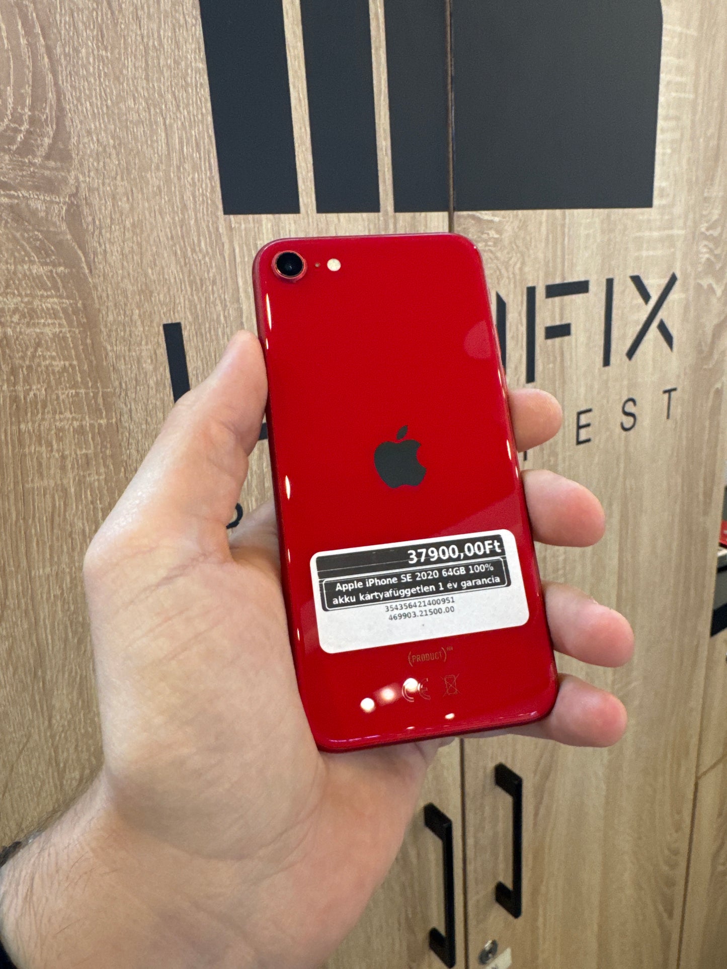 Apple iPhone SE 2020 64GB 100% akku kártyafüggetlen 1 év garancia