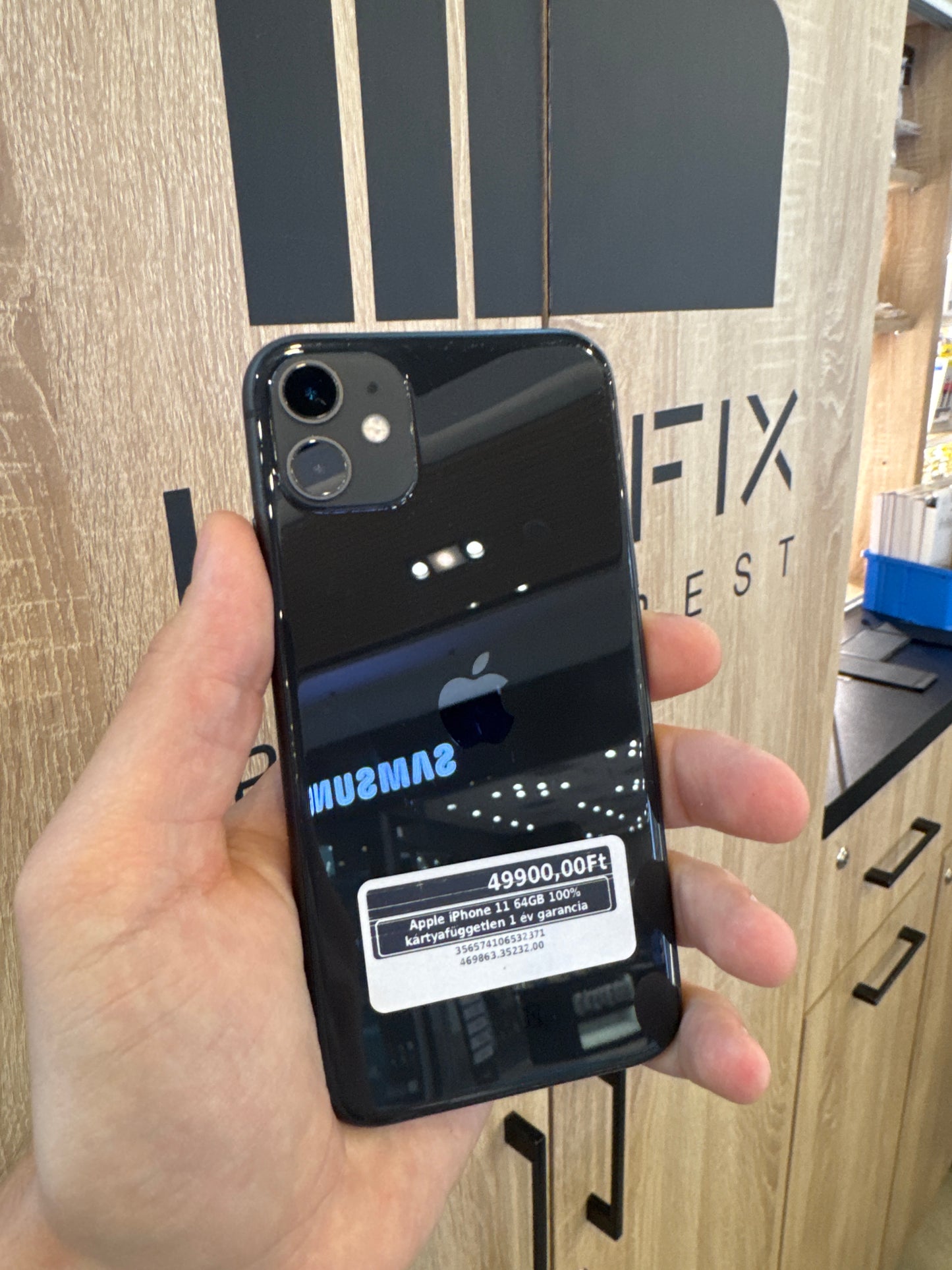 Apple iPhone 11 64GB 100% kártyafüggetlen 1 év garancia