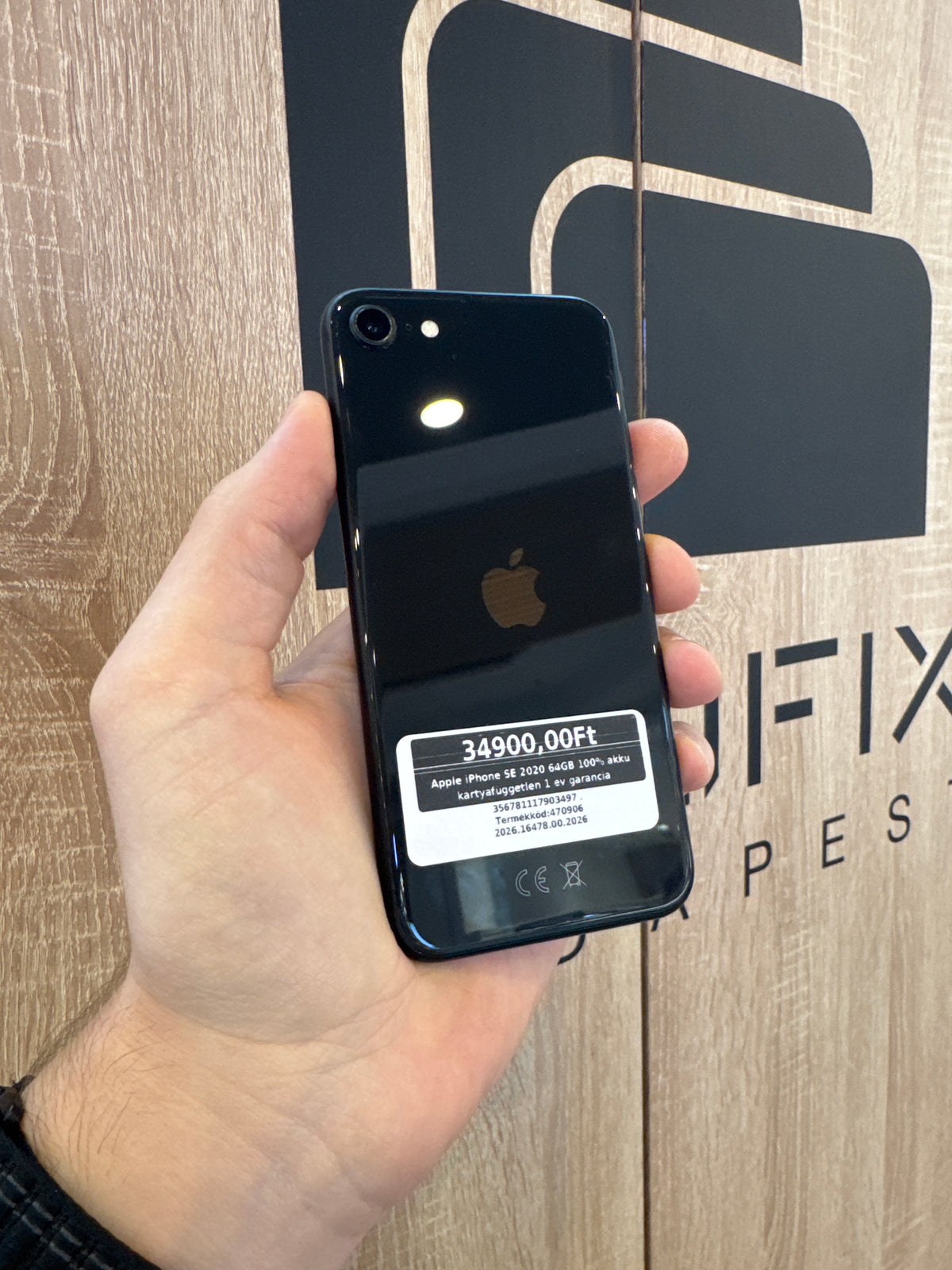 Apple iPhone SE 2020 64GB 100% akku kártyafüggetlen 1 év garancia