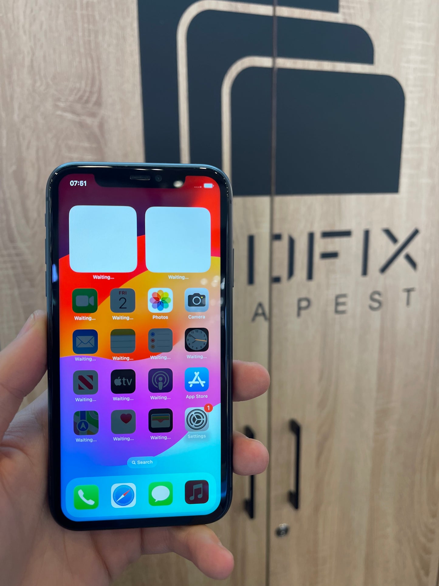 Apple Iphone 11 64GB Kártyafüggetlen 1 év garancia LCD Fix mobiltelefon szerviz