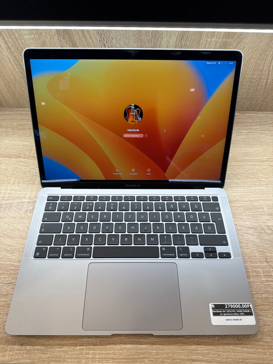 MacBook Air 2020 M1 16GB/256GB 1 év garancia Akku: 88%