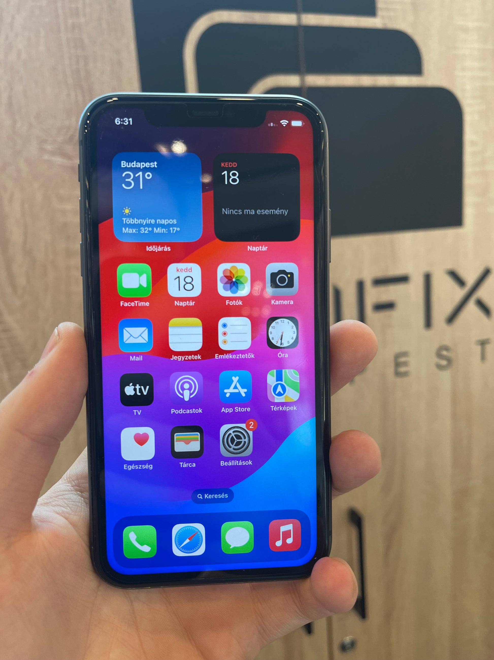 Apple iPhone 11 64 Gb kártyafüggetlen 1 év garancia