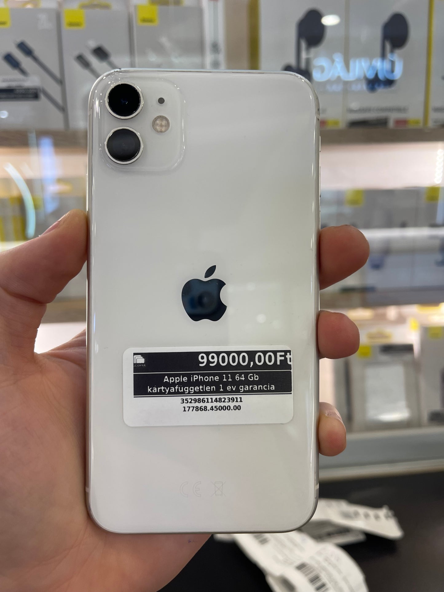 Apple iPhone 11 64 Gb kártyafüggetlen 1 év garancia