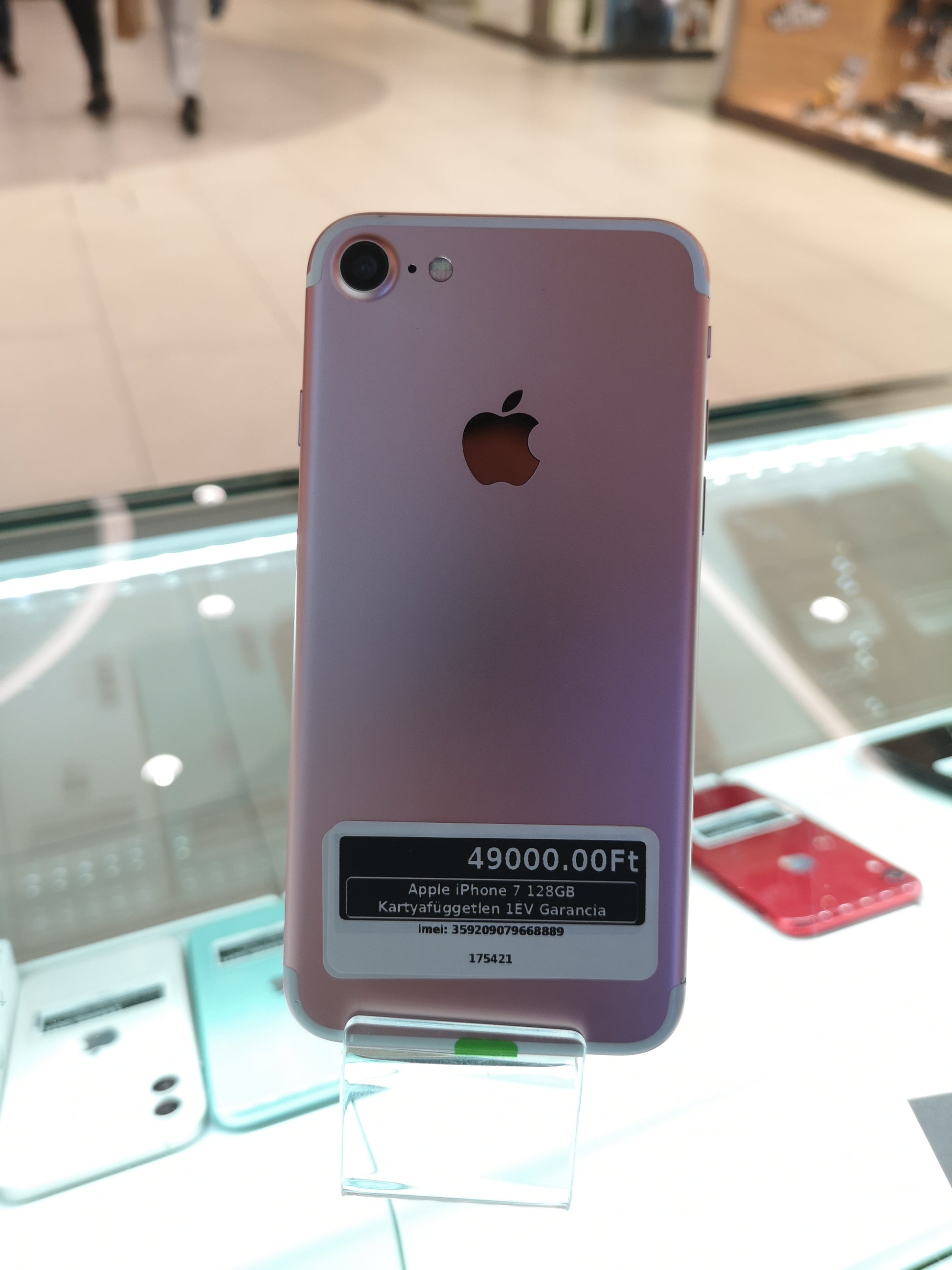 Apple iPhone 7 128GB Kártyafüggetlen 1ÉV Garancia Akku: 100% - LCDFIX
