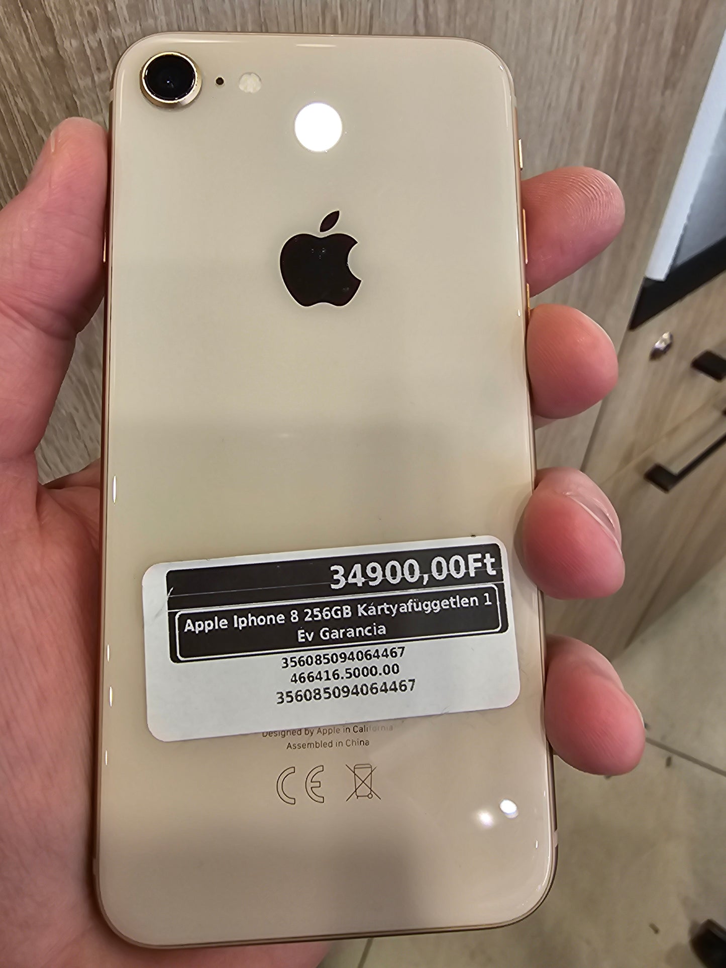 Apple Iphone 8 256GB Kártyafüggetlen 1 Év Garancia